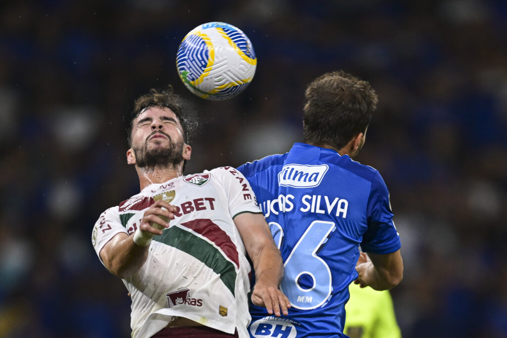 Fluminense perde para o Cruzeiro e afunda no Brasileirão