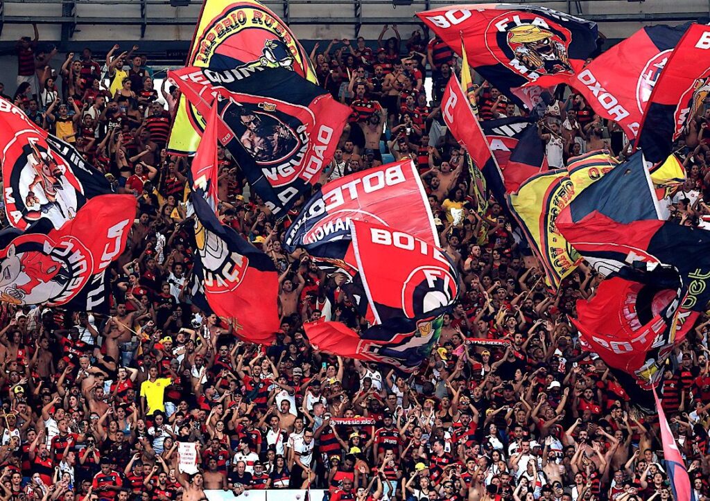 Torcedores do Flamengo fazem a festa nas arquibancadas do Maracanã; clube projeta venda antecipada de ingressos