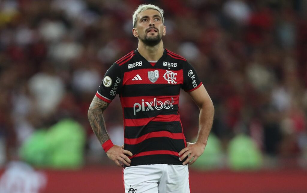 Arrascaeta em campo pelo Flamengo