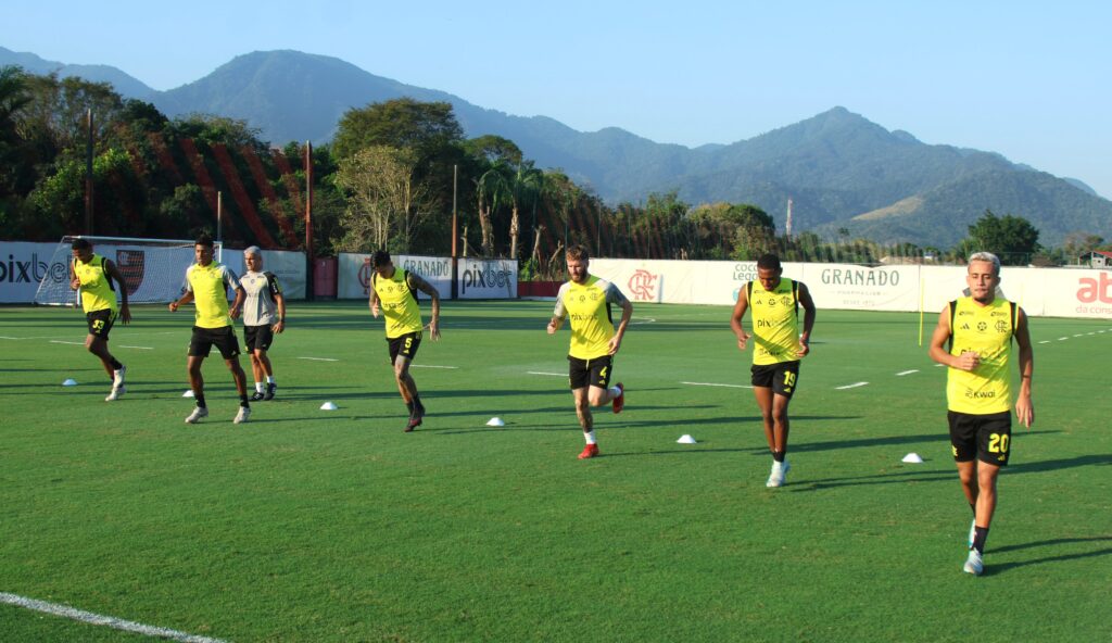 Flamengo se reapresentou para iniciar a preparação para a partida contra o Bolívar