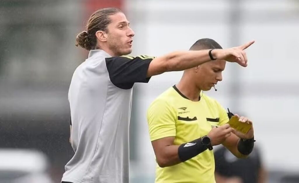 filipe luís em jogo do flamengo no sub 20