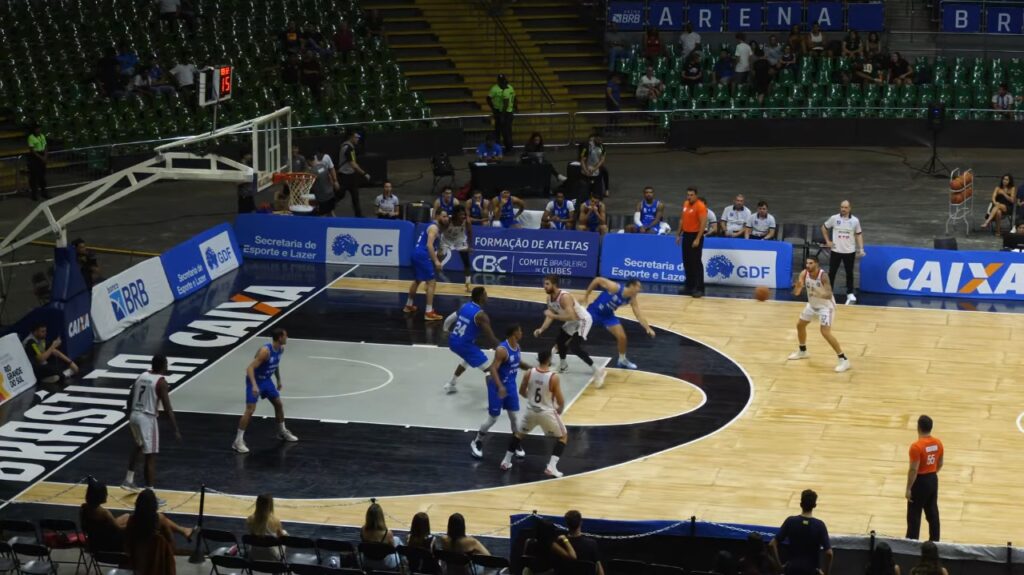 Flamengo e Minas em ação pelo Torneio de Abertura NBB