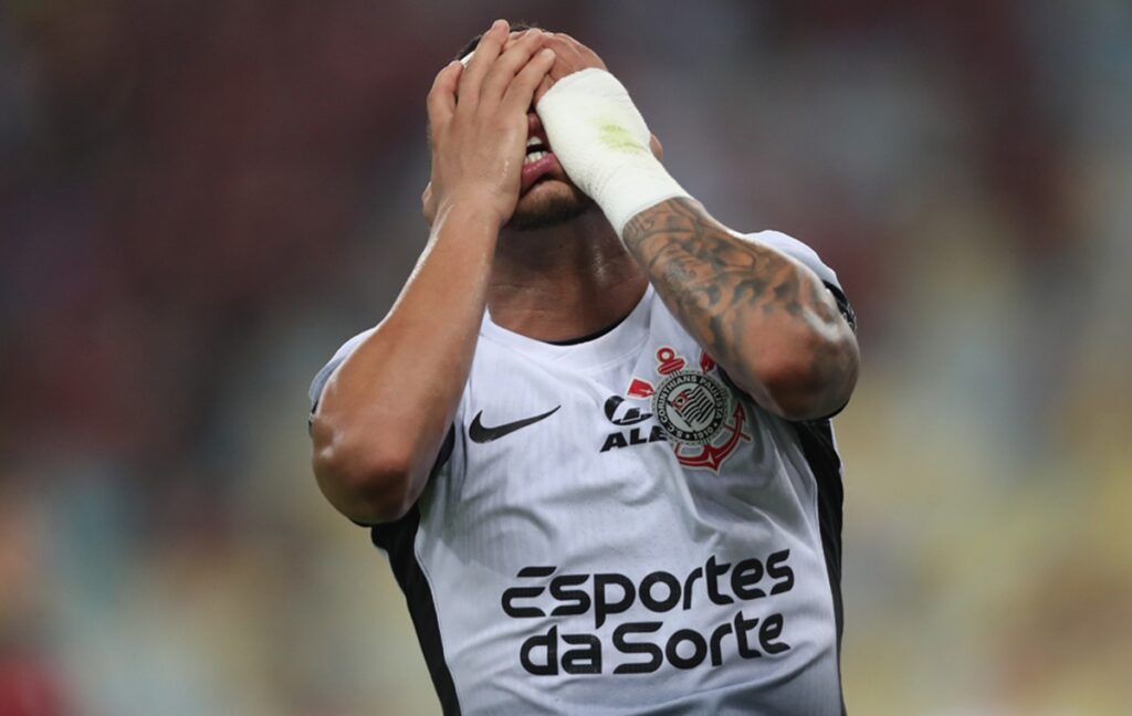 matheuzinho em jogo do corinthians contra o flamengo