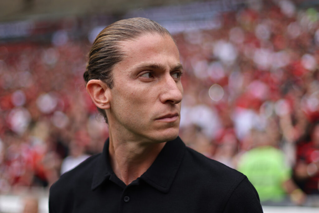 Filipe Luís em jogo do Flamengo; treinador definiu escalação contra o Cuiabá